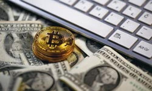 比特派（BitPie）是一款流行的数字货币钱包，其下载网站的格式通常是一个以 HTTPS 开头的 URL，这样可以确保用户连接是安全的。像大多数应用程序一样，比特派的下载网站可能提供了不同平台（如 iOS、Android、桌面版等）的下载链接，用户可以根据自己的需求选择对应的版本进行下载。

一般来说，比特派的官方网站会包括如下内容：

1. **主页**：介绍比特派的功能、特点以及安全性。
2. **下载页面**：提供各个平台的下载链接。
3. **帮助和支持**：常见问题解答和用户支持联系信息。
4. **社区**：用户反馈和开发互动的平台。

对于具体的格式，通常包括以下结构：

- HTTPS URL
- 相关资源的下载链接（如 APK 文件、App Store 链接等）
- 关于比特派的文档和说明

在下载比特派之前，用户应该确保访问的是官方网站以避免下载到恶意软件。